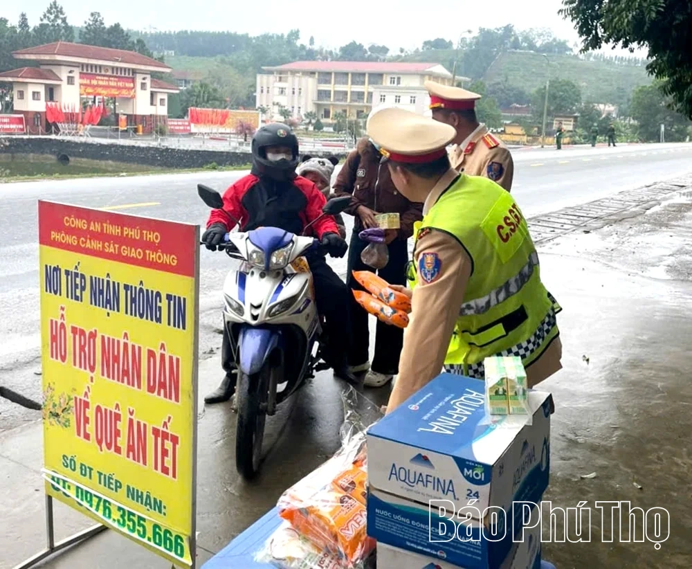 Phòng Cảnh sát giao thông Công an tỉnh lập 23 điểm hỗ trợ người dân về quê đón Tết