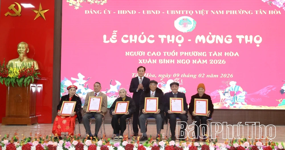 Phường Tân Hòa tổ chức Lễ chúc thọ - mừng thọ 286 người cao tuổi