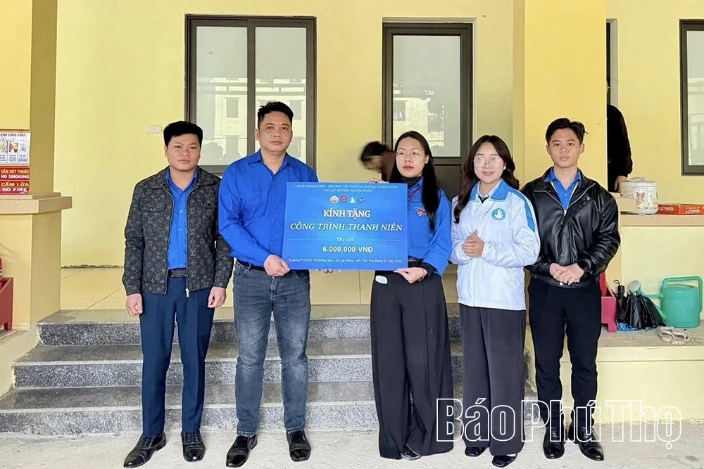 Câu lạc bộ Tình nguyện xanh tổ chức chương trình Đông ấm tại xã Lai Đồng