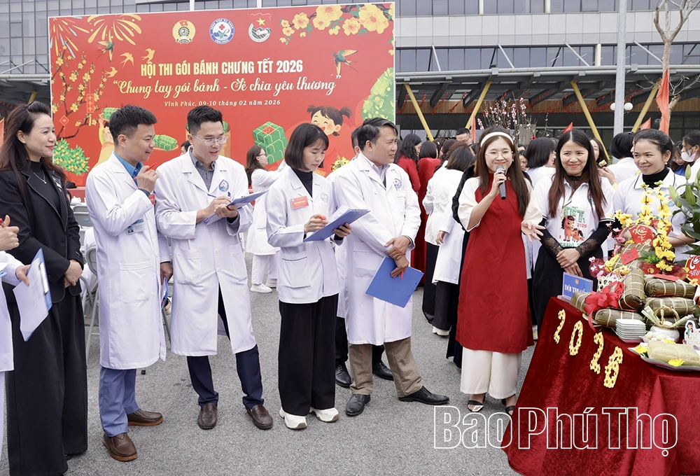 “Chung tay gói bánh - Sẻ chia yêu thương”