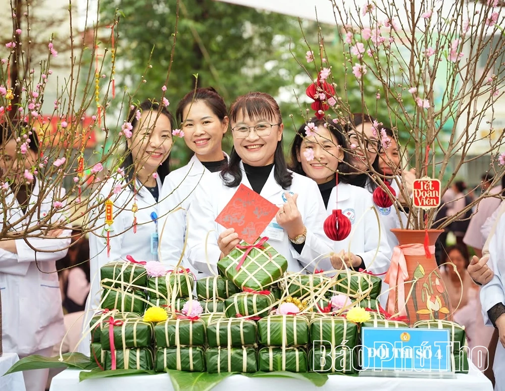 “Chung tay gói bánh - Sẻ chia yêu thương”