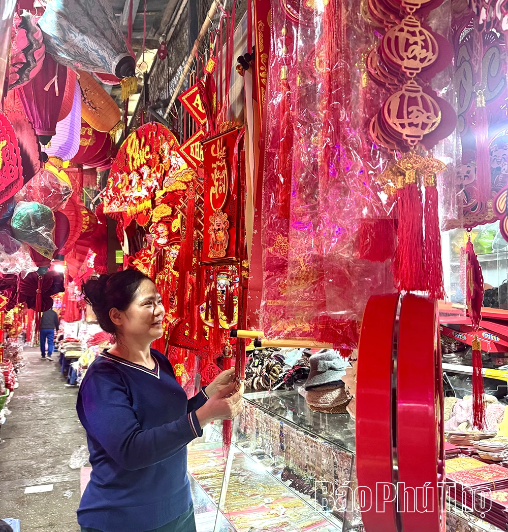 Rực rỡ đồ trang trí Tết