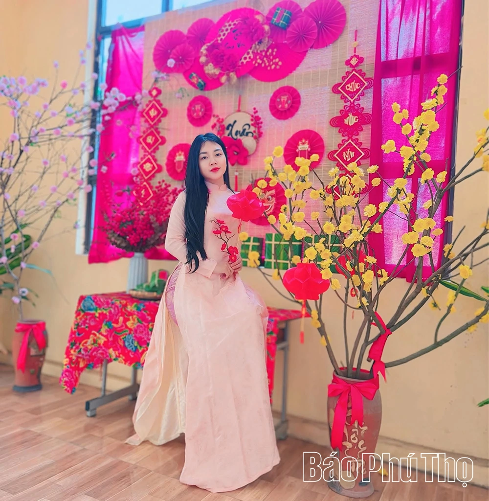 Rực rỡ đồ trang trí Tết