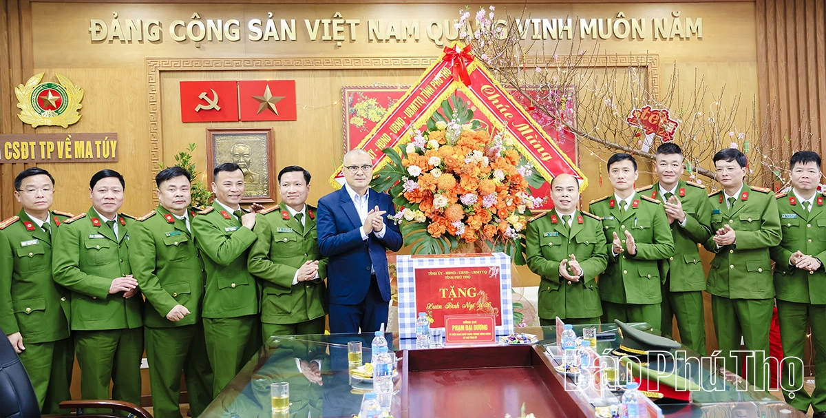 Bí thư Tỉnh ủy Phạm Đại Dương thăm, chúc Tết các phòng nghiệp vụ Công an tỉnh