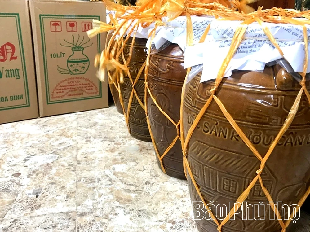 Mùa rượu cần theo người đi xa