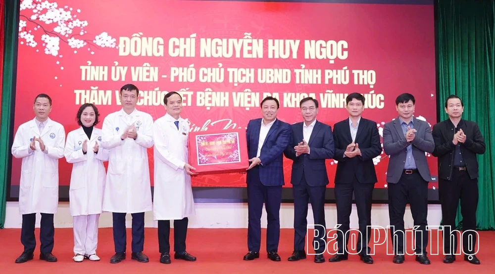 Phó Chủ tịch UBND tỉnh Nguyễn Huy Ngọc thăm, chúc Tết Bệnh viện Đa khoa Vĩnh Phúc và Bệnh viện Hữu nghị Lạc Việt