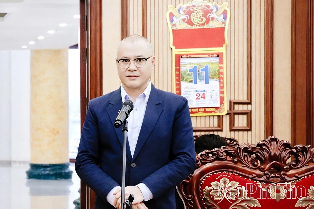 Trưởng Ban Tuyên giáo và Dân vận Trung ương Trịnh Văn Quyết và lãnh đạo tỉnh thăm, chúc Tết Bộ Tư lệnh Quân khu 2