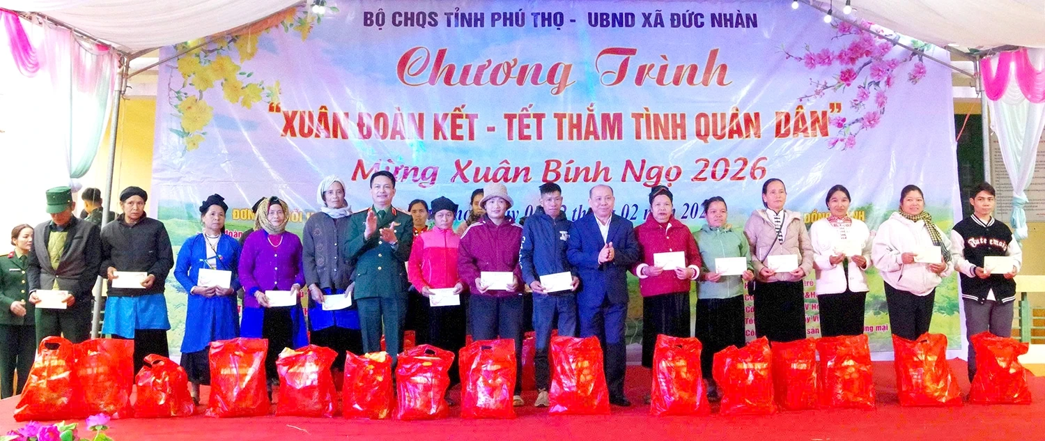 Tết thắm tình quân - dân