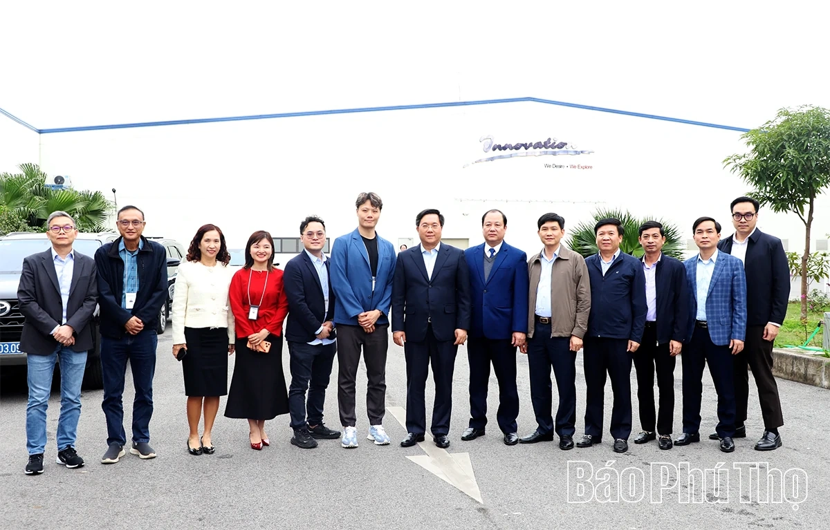 Chủ tịch UBND tỉnh Trần Duy Đông thăm, chúc Tết các doanh nghiệp tại Khu công nghiệp Phú Hà