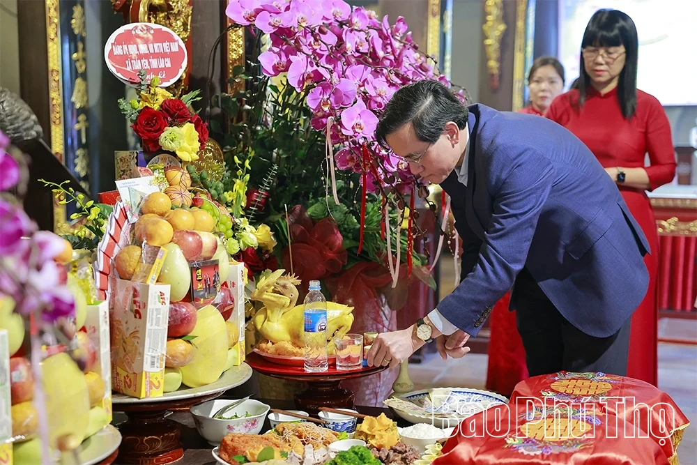 Lễ giỗ Tổ Mẫu Âu Cơ ngày “Tiên thăng”