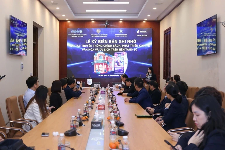 Thị trường trong nước - “bệ đỡ” để hàng Việt bứt tốc