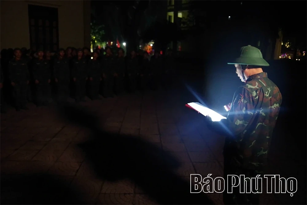 High-Speed Construction of Pontoon Bridge Across Lo River