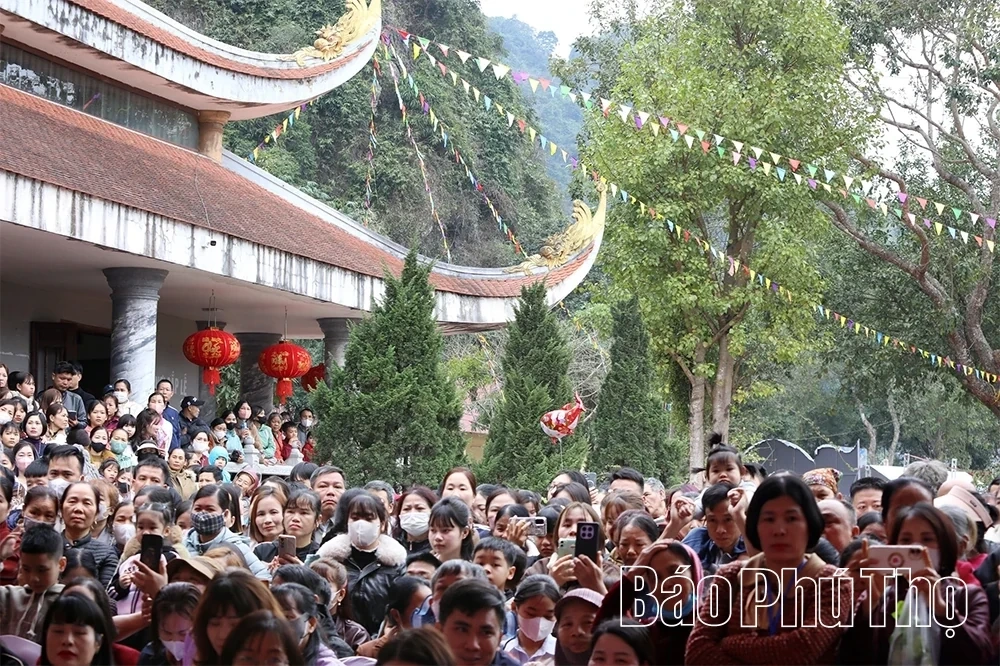 The Unique Charm of Tien pagode Festival