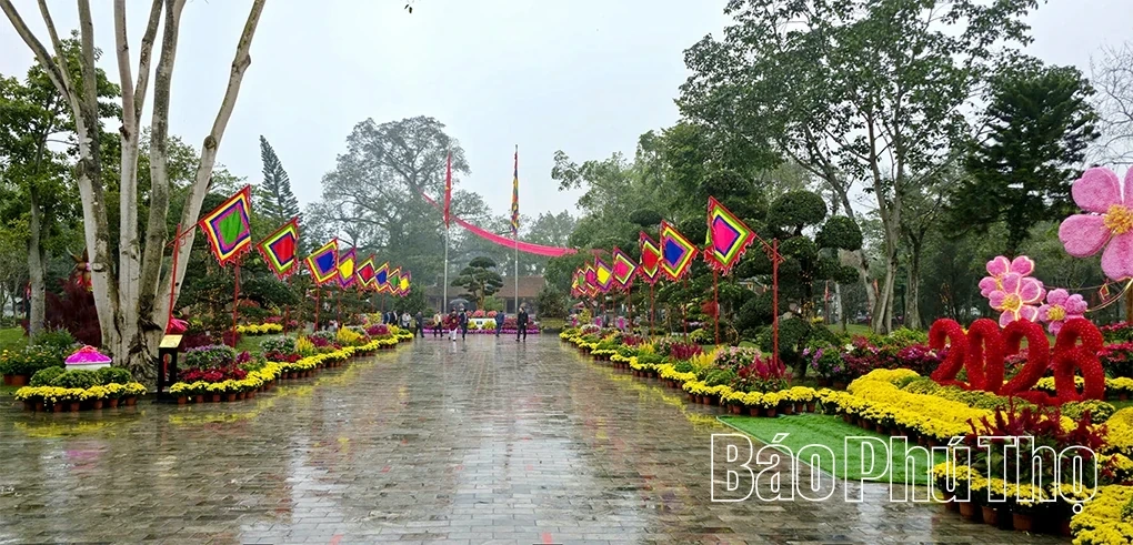 Au Co Mother Temple Festival Opens on the 6th Day of Tet