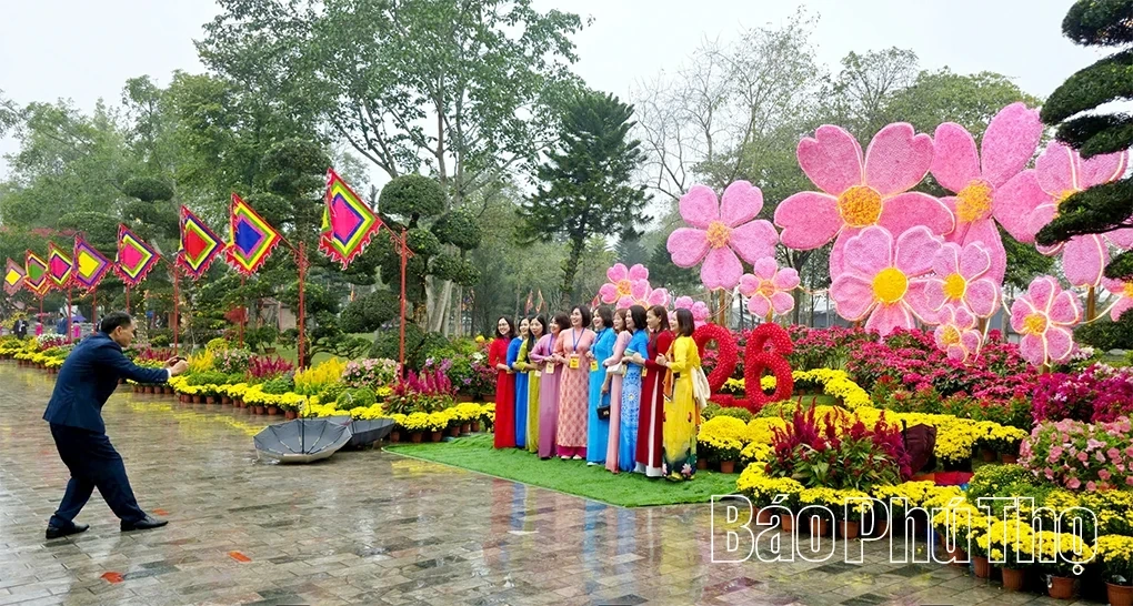 Au Co Mother Temple Festival Opens on the 6th Day of Tet