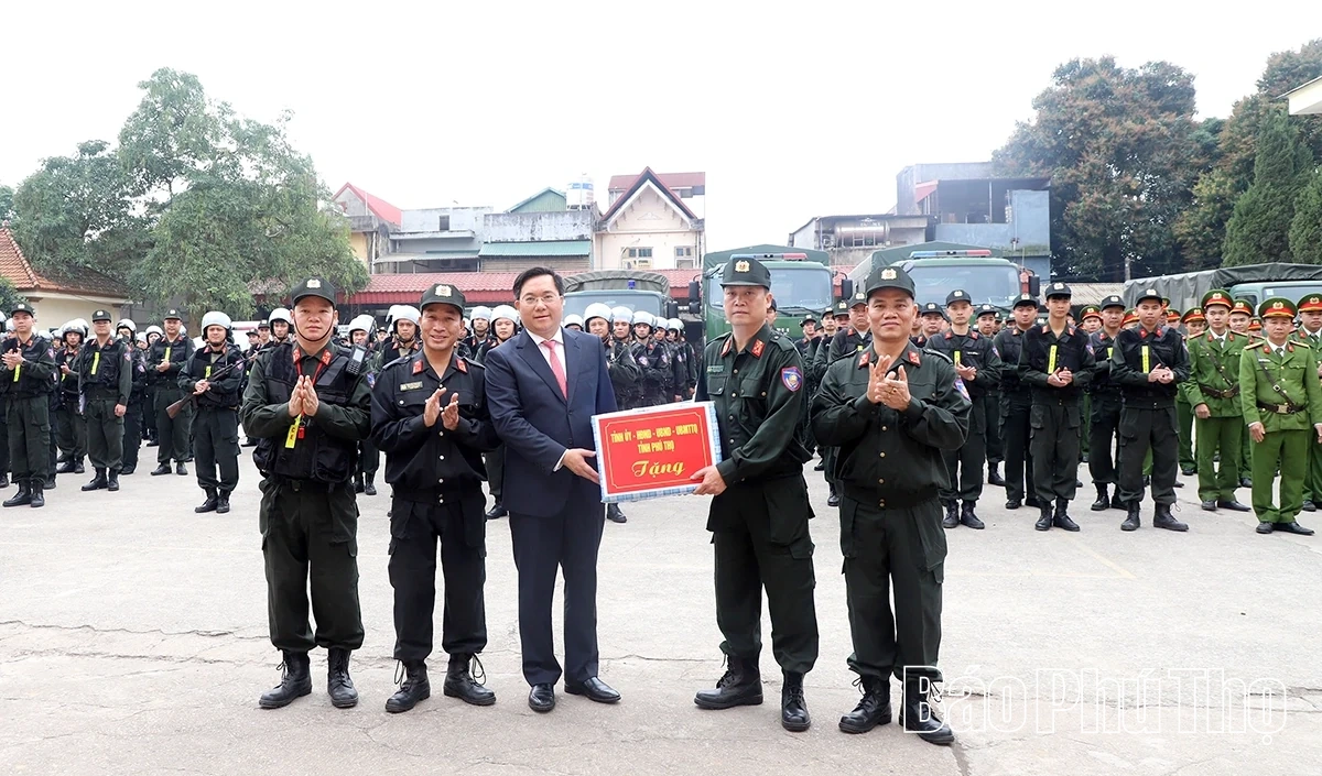 Đảm bảo an ninh, an toàn cho Nhân dân vui đón Tết Bính Ngọ