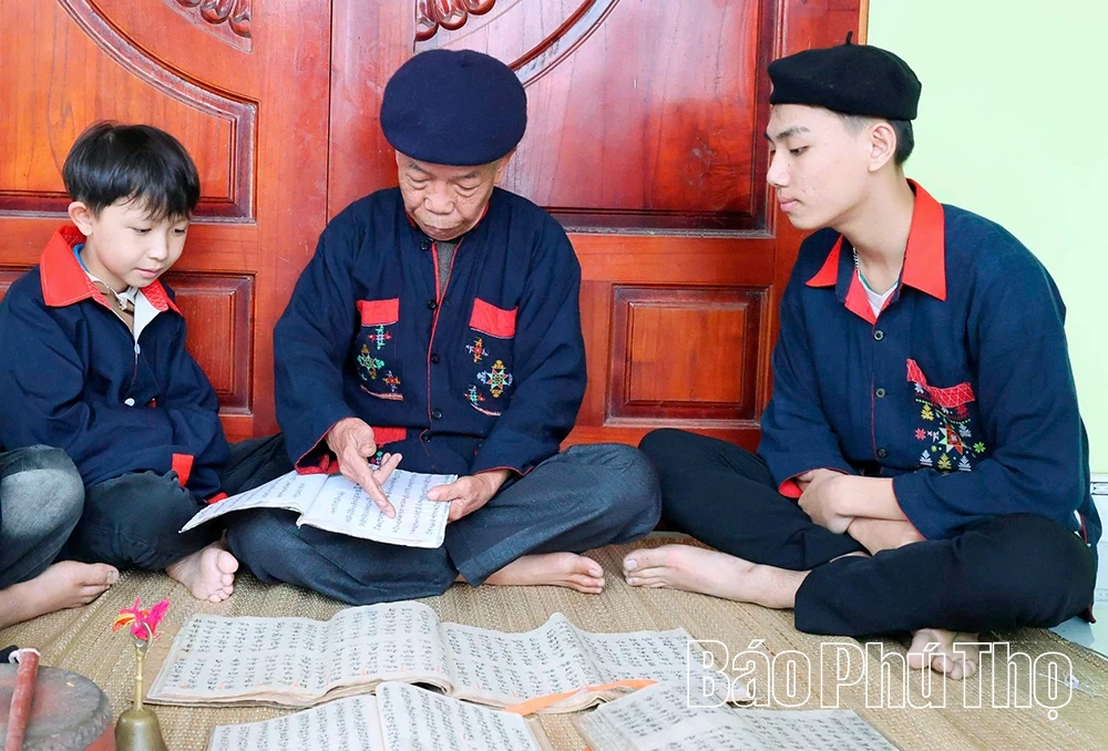 Phát huy giá trị văn hóa truyền thống của người Dao quần chẹt