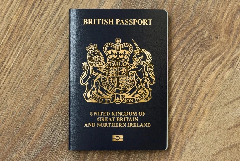 Chính phủ Anh áp dụng quy định mới đối với công dân hai quốc tịch