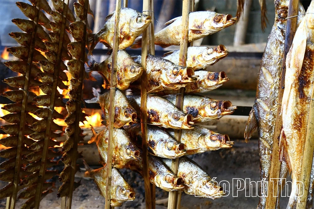 Cá nướng sông Đà - dư vị níu chân du khách trong hành trình du xuân đền Chúa Thác Bờ
