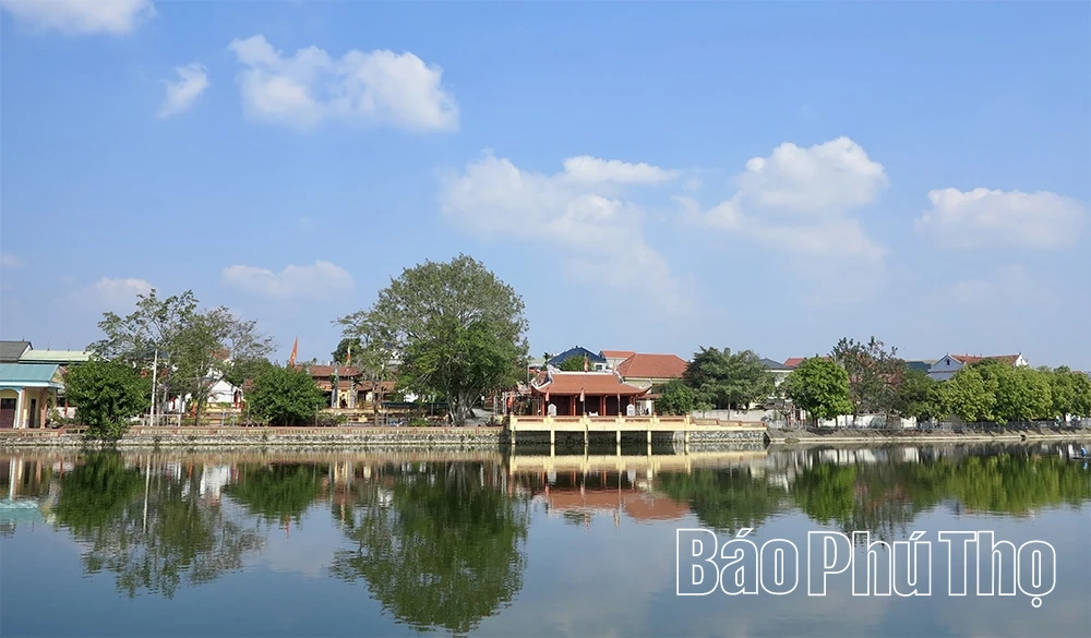 Đất làng Phùng Nguyên