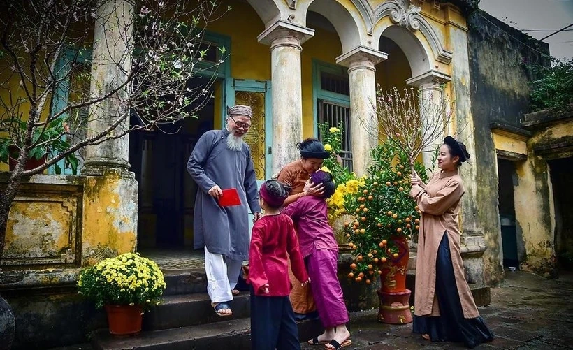 Chi tiết tuổi xông nhà cực đẹp năm Bính Ngọ 2026