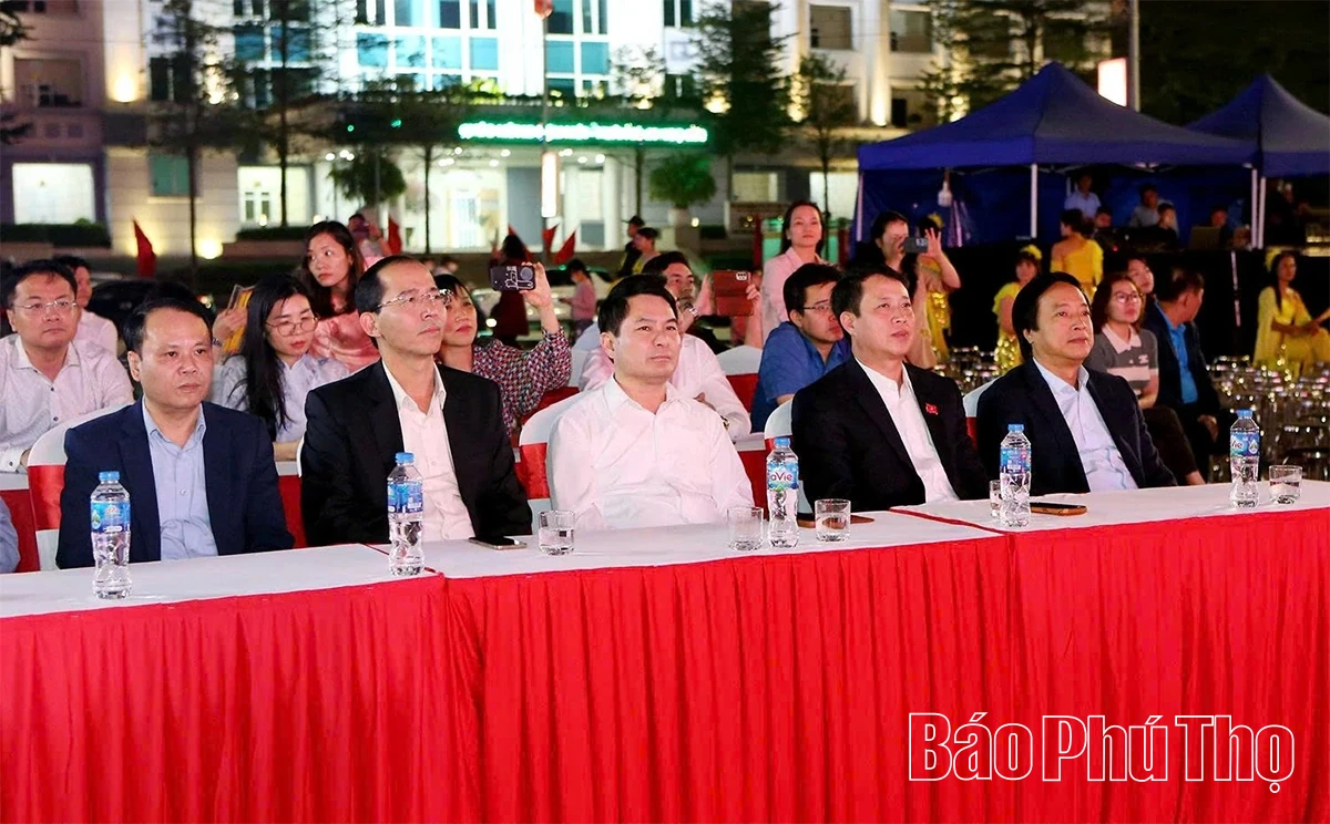 Giao lưu văn nghệ mừng Đảng, mừng Xuân