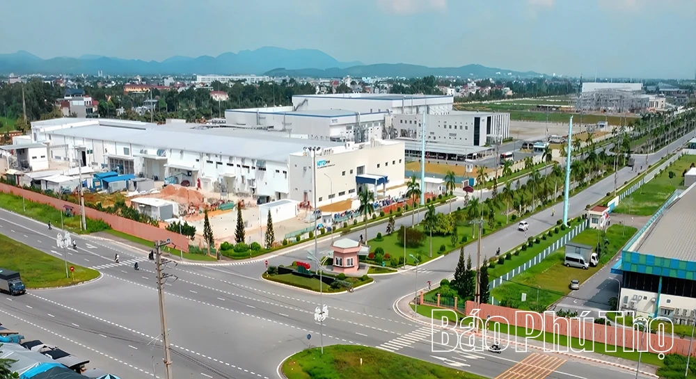 Niềm tin và tinh thần đoàn kết dưới cờ Đảng quang vinh