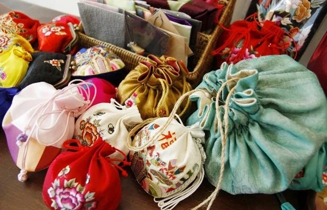 Những phong tục lì xì ngày Tết độc đáo của các nước trên thế giới