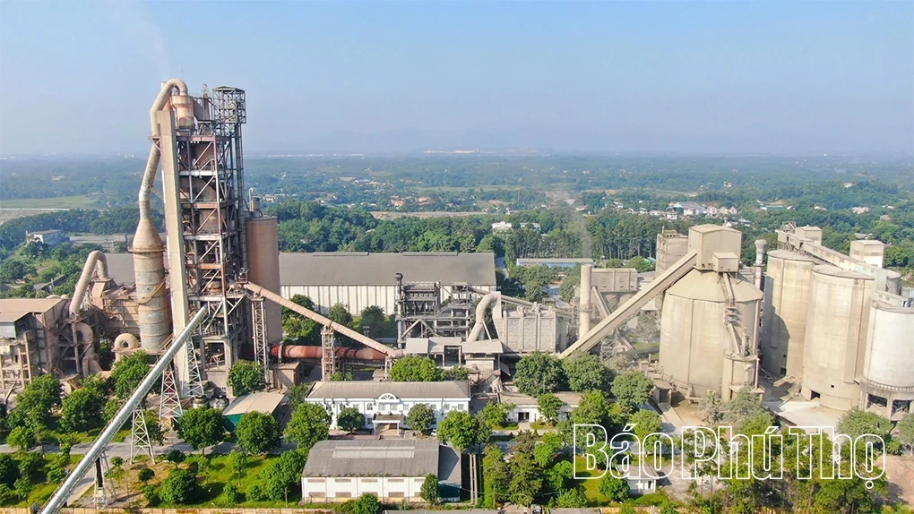 Xi măng Vicem Sông Thao xuất hàng đầu năm