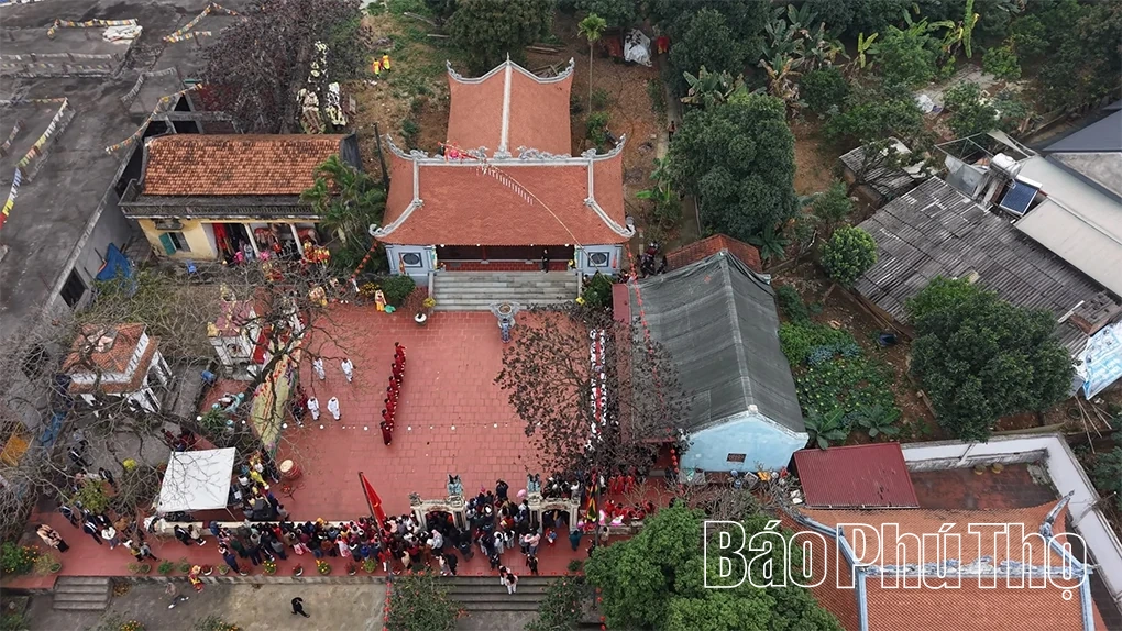 Lễ hội “Cướp bông, ném chài” đền Vân Luông