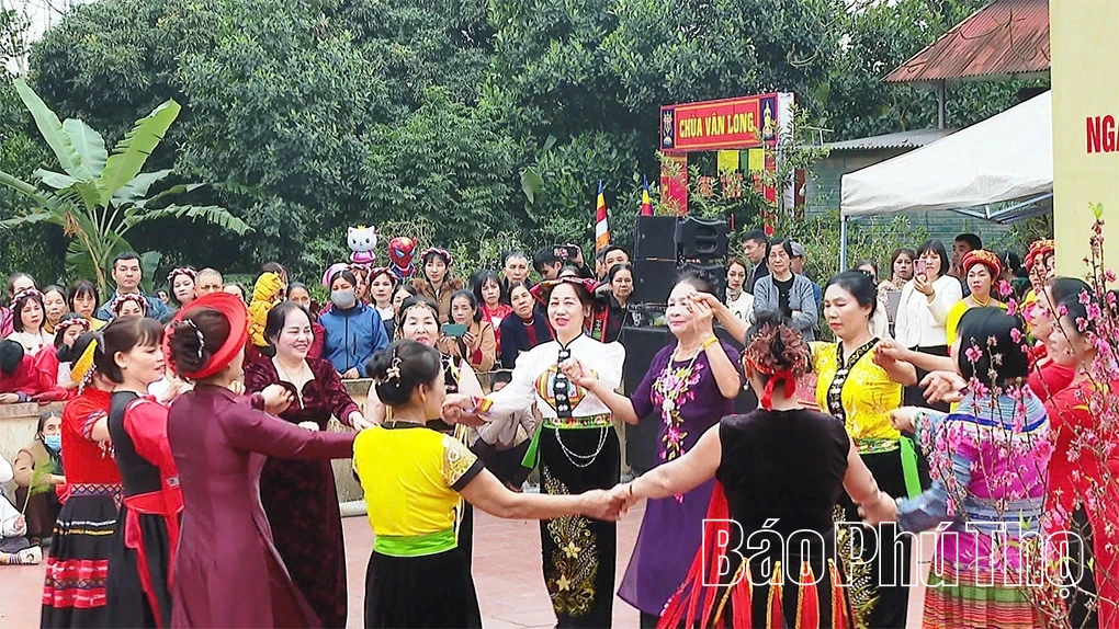 Lễ hội “Cướp bông, ném chài” đền Vân Luông