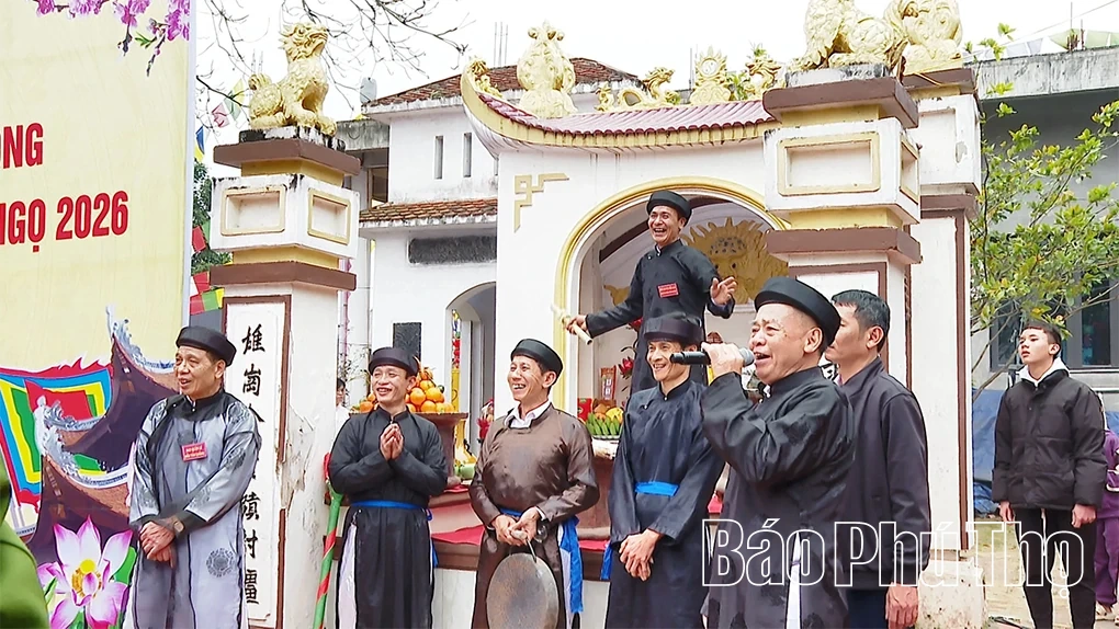 Lễ hội “Cướp bông, ném chài” đền Vân Luông