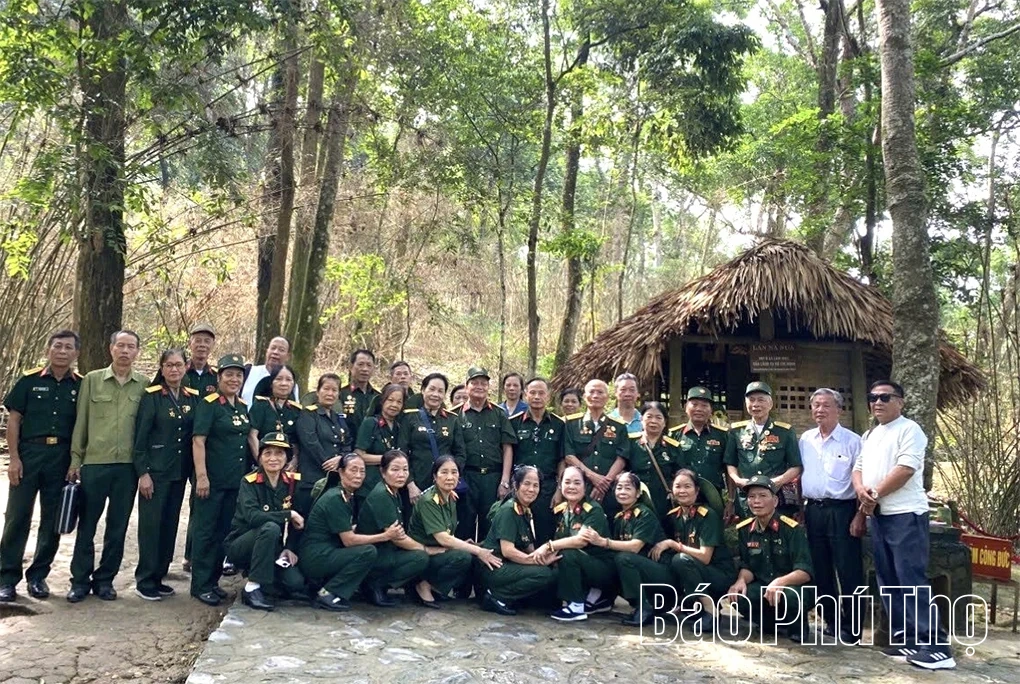 Tự hào nữ chiến sỹ Trường Sơn đất Tổ