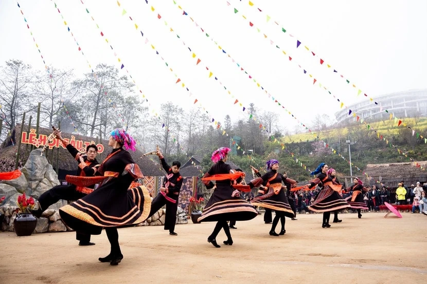 Độc đáo hội xuân “Mở Cổng trời” 2026 tại Fansipan