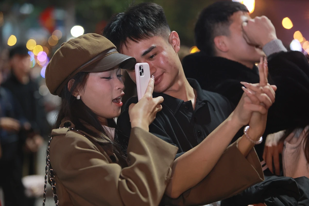 Rực rỡ pháo hoa đón chào năm mới Bính Ngọ 2026