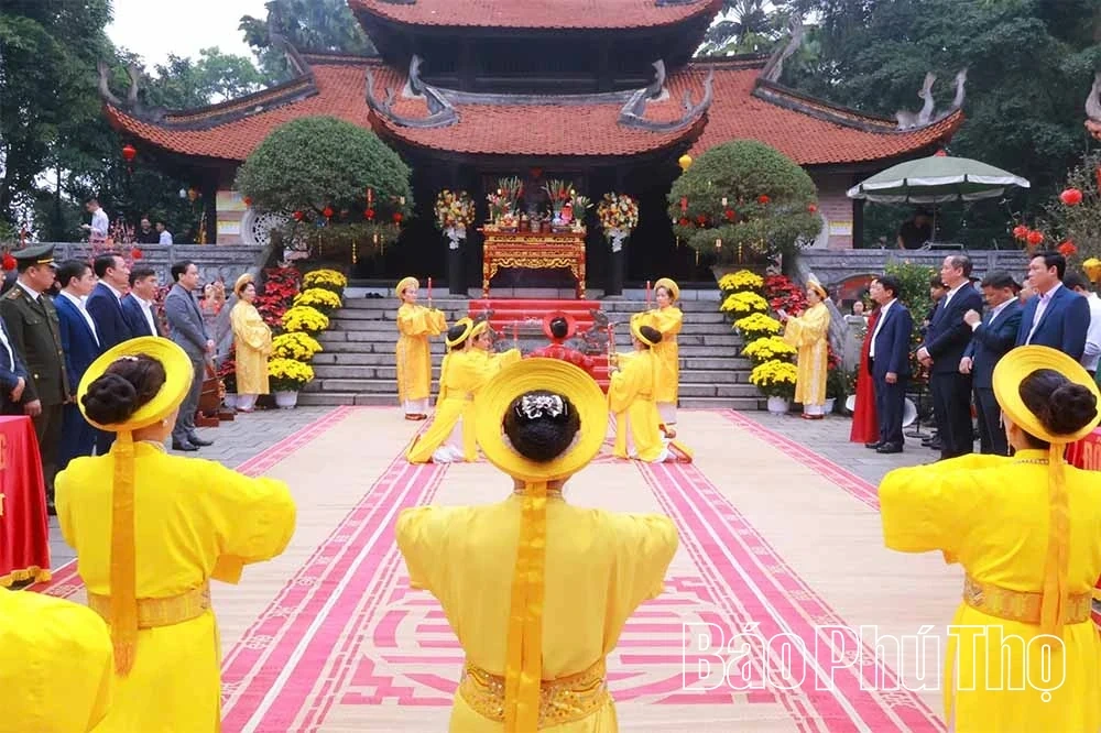 Incense Offering Ceremony Commemorating Mother Ancestor Au Co on the Day of the Fairys Descent