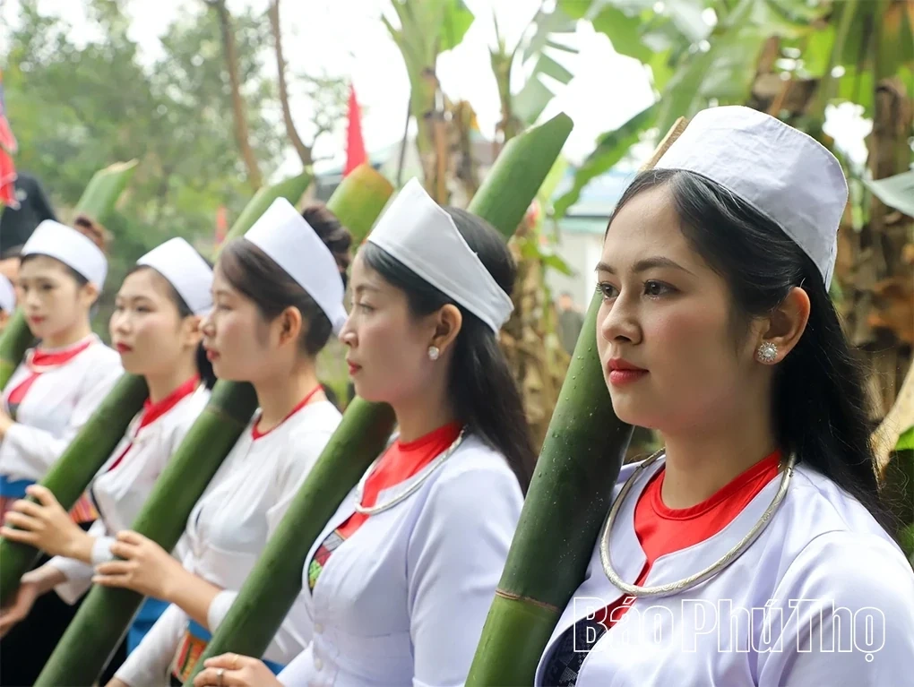 Tan Lac Commune Organizes Khu Che Temple Festival and Receives National Intangible Cultural Heritage Status