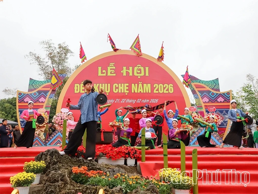Tan Lac Commune Organizes Khu Che Temple Festival and Receives National Intangible Cultural Heritage Status