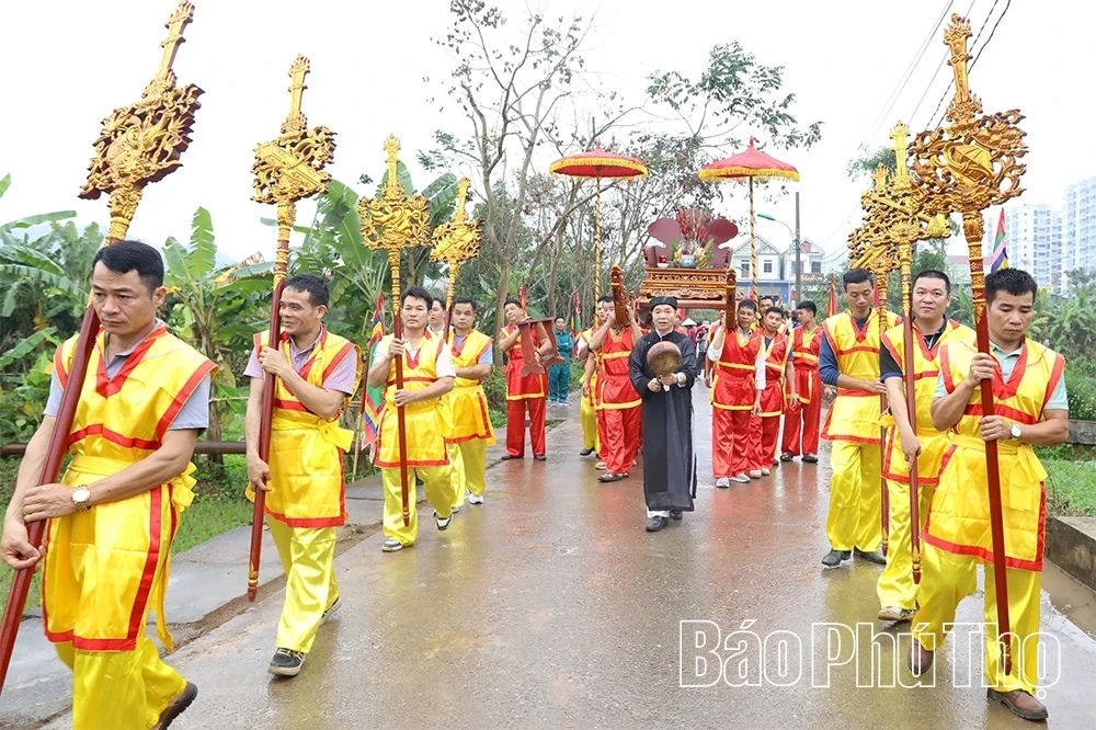 The Unique Features of the Khai Ha Festival at Ngoi Communal House, Hoa Binh Ward