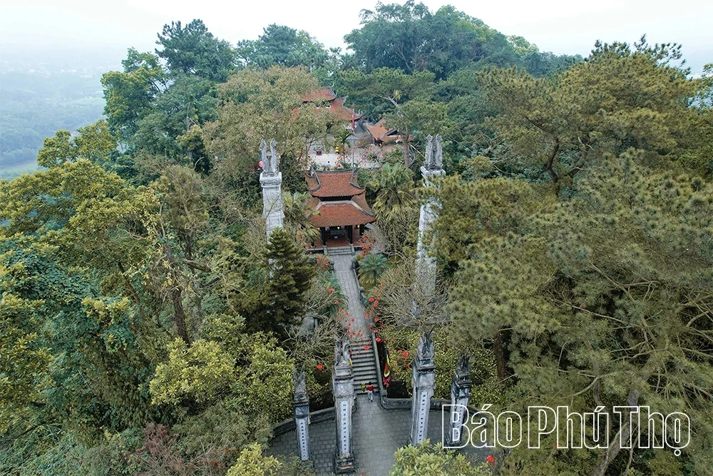 Early Spring Pilgrimage to the Ancestral Roots of the Nation