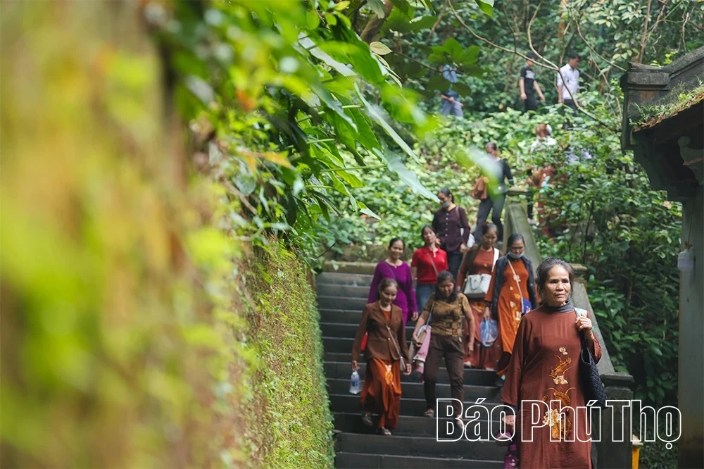 Early Spring Pilgrimage to the Ancestral Roots of the Nation