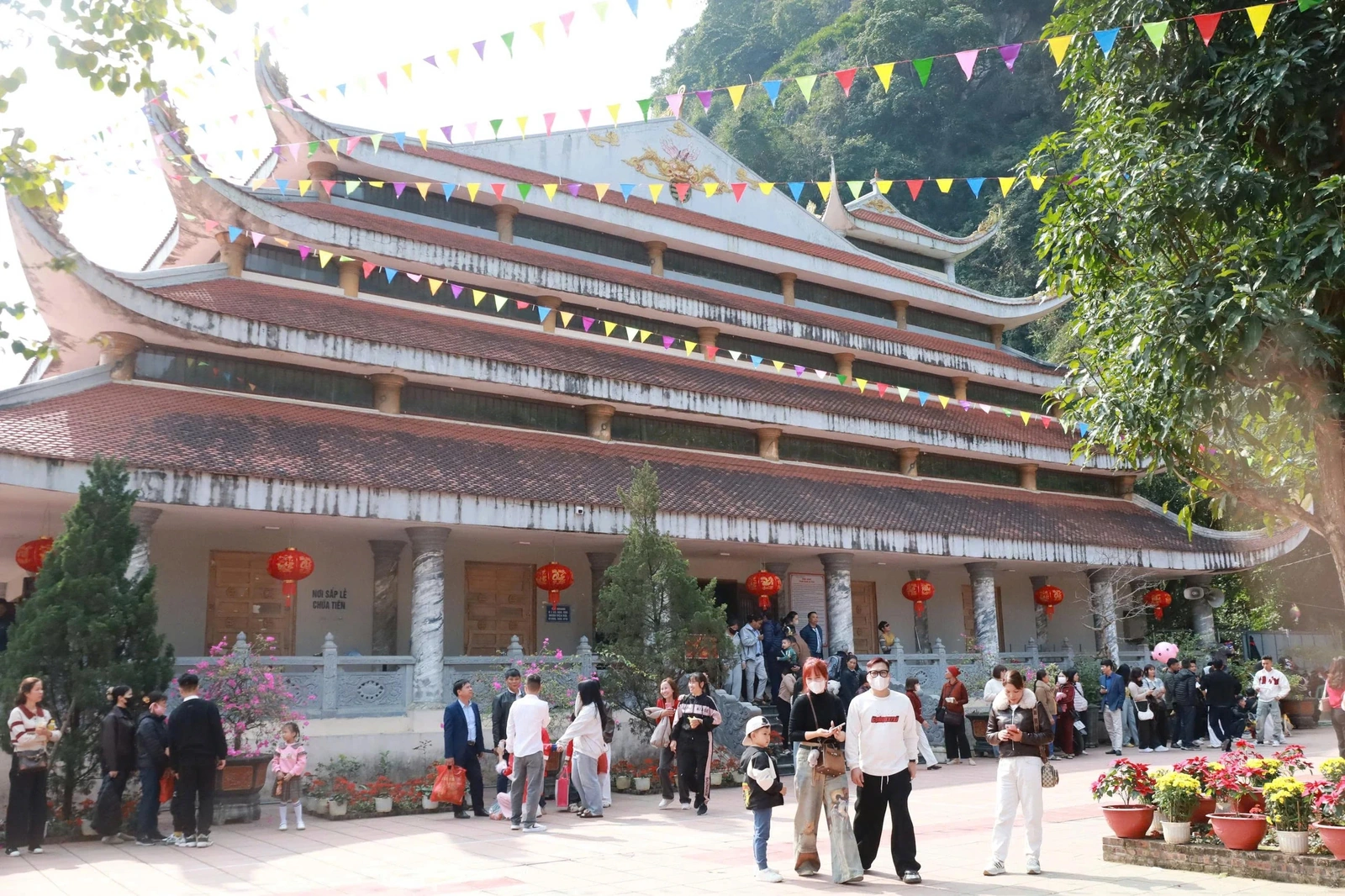 Trẩy hội Chùa Tiên