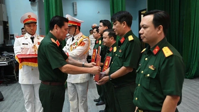 Đưa gần 13.400 sĩ quan quân đội và quân nhân về cấp xã