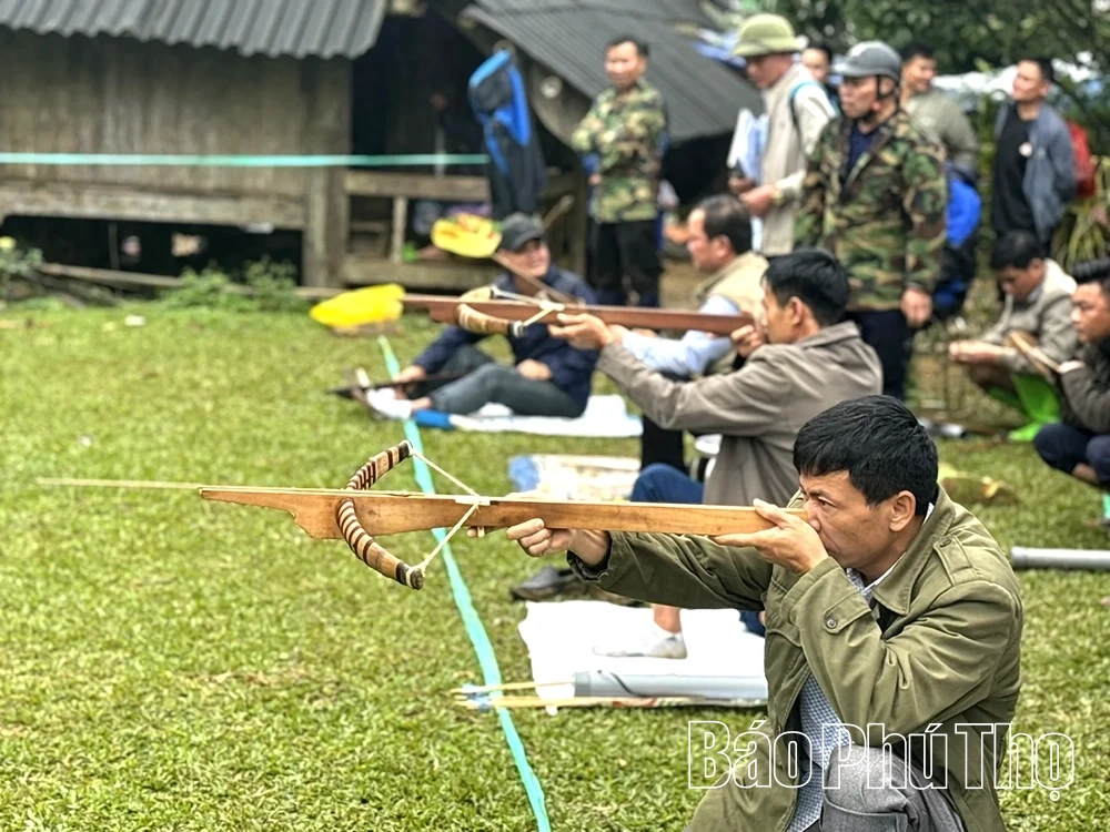 Đặc sắc lễ hội Đình Băng