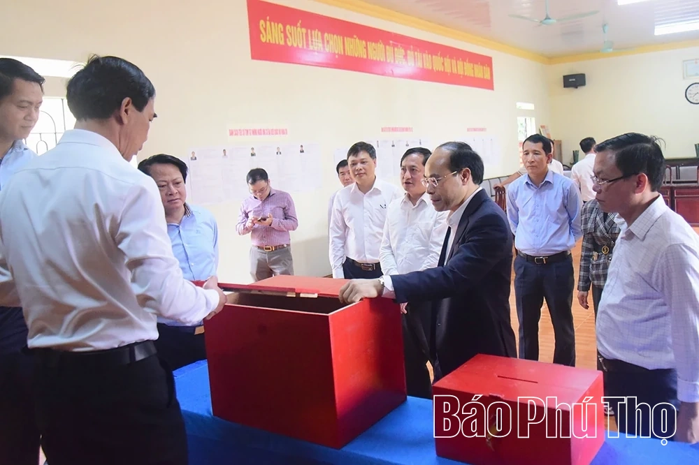 Đoàn công tác số 13, Ủy ban Bầu cử tỉnh kiểm tra công tác bầu cử tại đơn vị bầu cử số 4