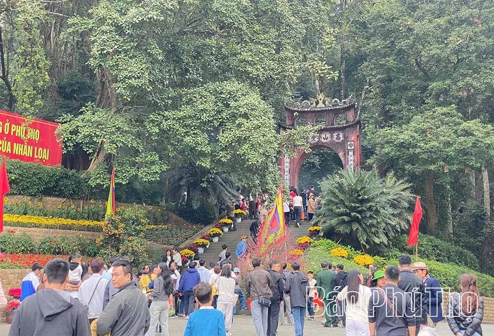 Tết Nguyên đán Bính Ngọ 2026: an toàn, lành mạnh, tiết kiệm