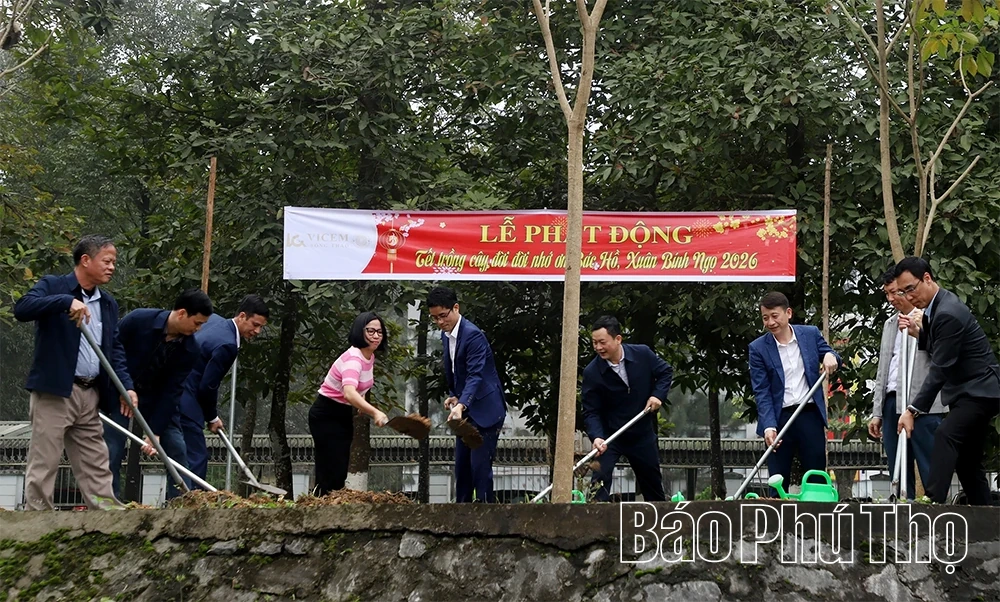 Công ty Cổ phần Xi măng Vicem Sông Thao ra quân đầu Xuân