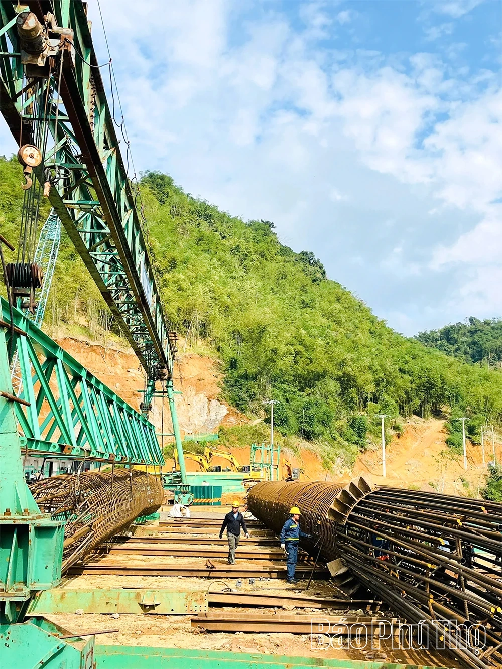 Đầu năm mới trên công trường dự án đường cao tốc Hòa Bình - Mộc Châu