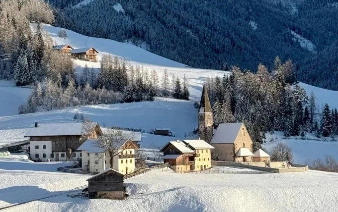 Điểm du lịch trả giá vì quá đẹp