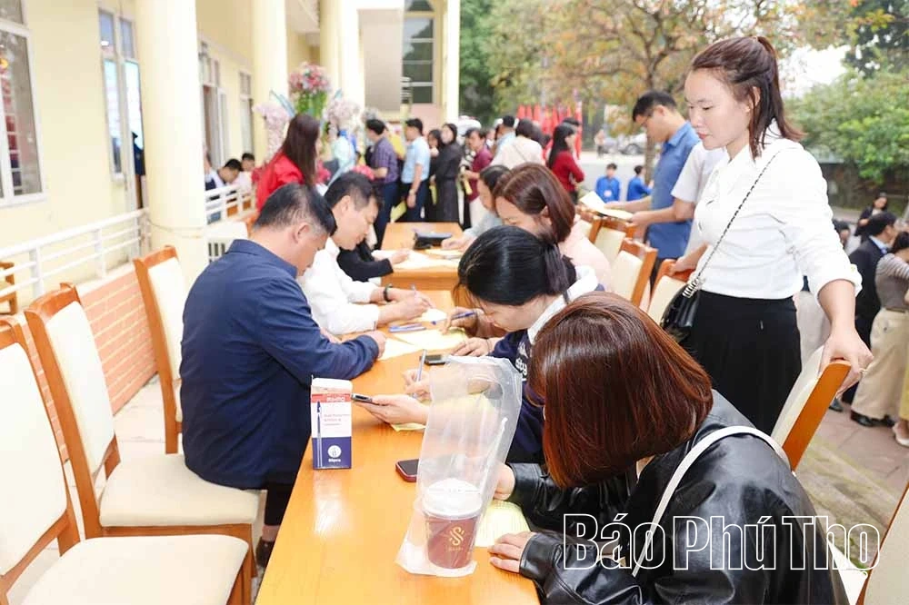 Tưng bừng ngày hội hiến máu ngành Giáo dục - Đào tạo Phú Thọ